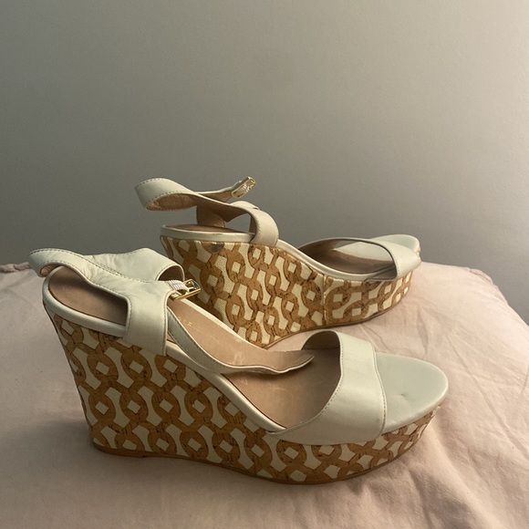 ANTHROPOLOGIE White Leather Open Toe Platform Wedge, Size 8 - Picture 4 of 9